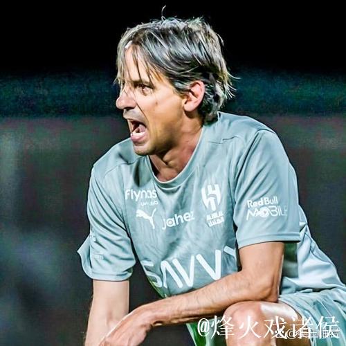 伤病频繁侵袭后防,阿隆索面临挑战,免签球员寄予厚望。 伤病频繁侵袭后防,阿隆索面临挑战,免签球员寄予厚望。